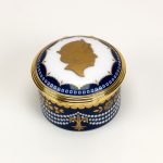 HINGED PILL BOX QUEENS 90TH