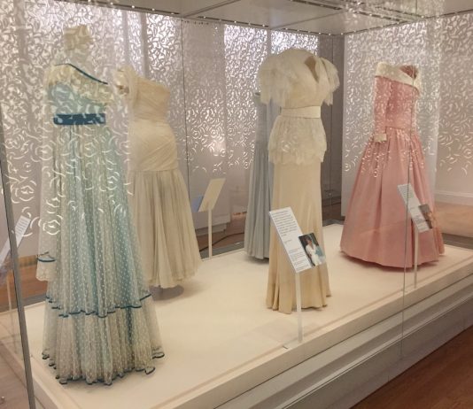 Diana: Her Fashion Story Diana: Her Fashion Story