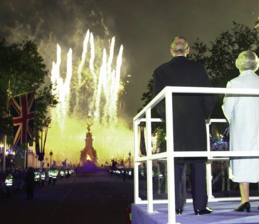 The Queen Will Lead the Lighting of the Principal Platinum Jubilee Beacon