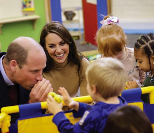 The Princess of Wales Visits Foxcubs Nursery The Prince and Princess of Wales play with modelling dough as they meet children in the nursery of the Rainbow Centre, an organisation that offers an open door to the community of Scarborough, North Yorkshire, and help and support to anyone in need, as part of their visit to the area to launch funding to support young people's mental health. November 3, 2022.