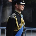 September 12th, 2022. Edinburgh, UK.Prince Edward, The Earl of Wessex walk behind as Her Majesty The QueenOs coffin arrives at Saint GilesO Cathedral, Edinburgh. Credit: Doug Peters/EMPICS/Alamy Live News