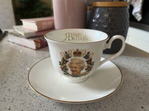 Royal Britain Queen Elizabeth II Commemorative Teacup & Saucer