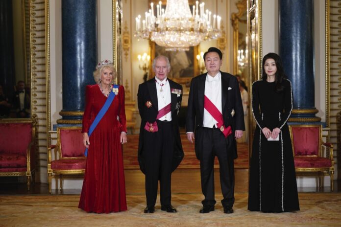 Queen Camilla, King Charles III, President of South Korea Yoon Suk Yeol and his wife Kim Keon Hee ahead of the State Banquet at Buckingham Palace, London, for the state visit to the UK by the President of South Korea. November 21, 2023.