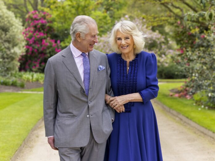 To mark the forthcoming anniversary, Buckingham Palace has released a new photograph of the King and Queen. The photo was taken by Millie Pilkington in the Buckingham Palace gardens on April 10th, the day after the couple’s nineteenth wedding anniversary.  