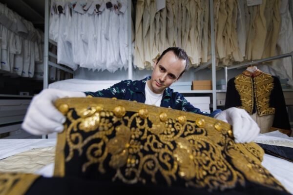 Codes of Royal Fashion Explored in New Exhibition at Kensington Palace ...